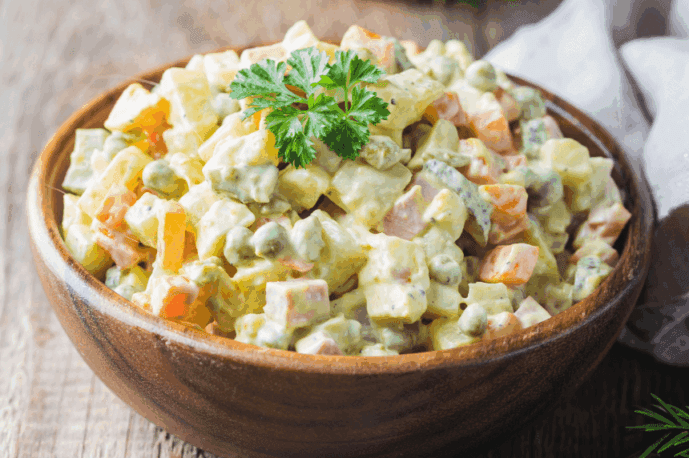bezglutenowa-wielkanoc-salatka-jarzynowa